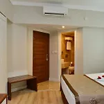 Linda Hotel Side